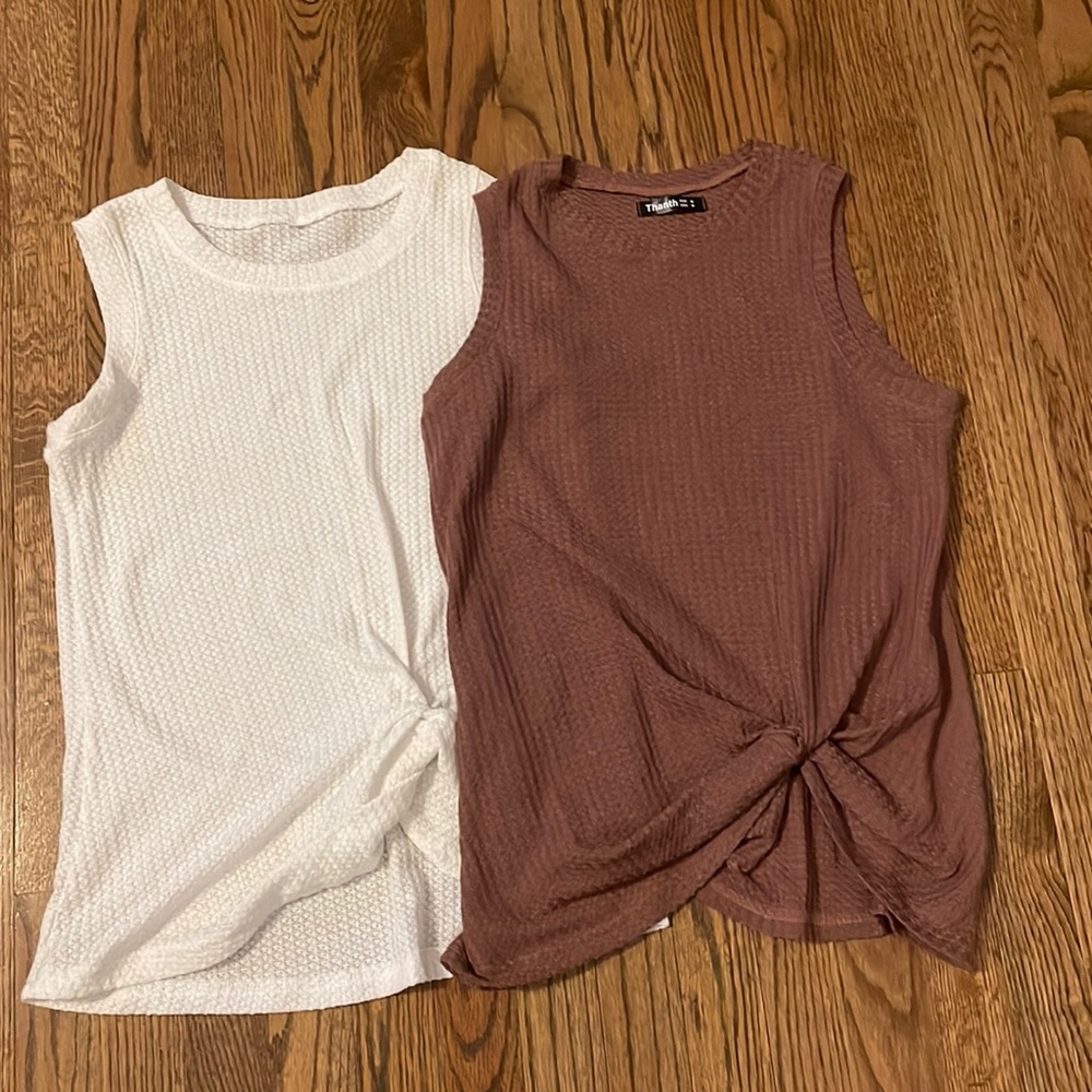 Thanth sleeveless set of two size medium color is white and brown